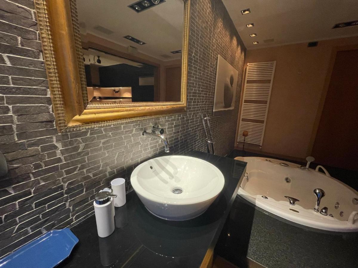 Attico Con Vista Spettacolare E Jacuzzi Daire Bolonya Dış mekan fotoğraf